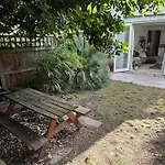 Modern, Spacious 1 Bedroom Garden Flat Sw18