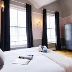Stylish Hyde Park Gem