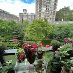 3 Bed 2 Bathroom Spacious Paddington