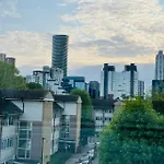 Cosy Bedroom With Private Bathroom Ensuite In London Canary Wharf E14 Only 1 Stop To Excel And O2 For Short Or Long Let In London Canary Wharf, Less Than An Hour From Heathrow, Stansted And Gatwick Airport