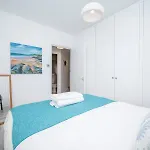 Pass The Keys London Apartment - Waterfront Terrace Parking