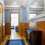 Marble Arch Service Apartment