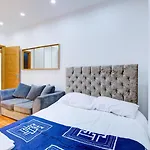 Marble Arch Service Apartment