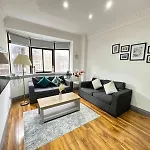 Stylish 1 Bedroom & Livingroom Apartment In Central London