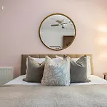 Exclusive & Comfortable Home By Old Street Station