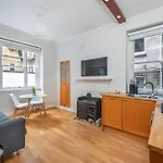 The Modern Manor - Fitzrovia - By Frankie Says
