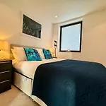 Stylish Luxury 1 Bedroom Flat