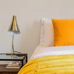 Elegant 1Br Apartment, 5 Min Limehouse Dlr Station