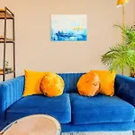 Elegant 1Br Apartment, 5 Min Limehouse Dlr Station