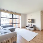 A Stylish Newly Refurbished Flat With City Access