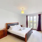 2 Bed With Free Parking & Lift - 3 Min To Station