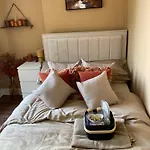 Lovely Apartment In Willesden