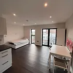 4 Guest Penthouse In Cricklewood Near Tube