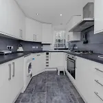 Elegant Flat In St Johns Wood