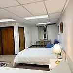 London Stockwell Station Apartment