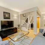 Gorgeous 4-Level 3Br - Check Profile