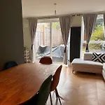 Unique And Stylish 2-Bed Maisonette In Islington
