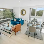 Abodess Near Wembley - 2Bdr With Super King, Secure Free Parking & Balcony Views