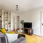 Stylish Flat In Vibrant Shoreditch