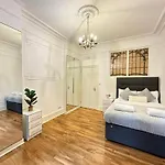 Luxury Four Bedroom Apartment Near Oxford Street