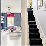 Magical Georgian Maisonette, Angel, Islington