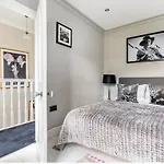 Magical Georgian Maisonette, Angel, Islington