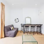 Heads On Bed Uk - The Spacious Apartments For The Larger Groups