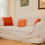 Bright 2 Bedroom Flat In Central London
