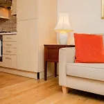 Bright 2 Bedroom Flat In Central London