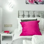 Cosy Flamingo Studio In Sydenham