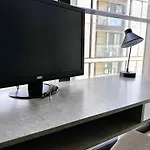 1Bed Flat With City Views - 1Min Walk To Tube Station