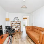 Quiet 2Bedrooms Near Central London