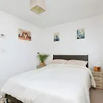 Quiet 2Bedrooms Near Central London