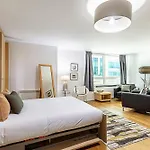Modern Studio Apartment With Stunning City Views