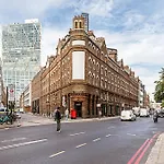 Stylish Flat In Vibrant Shoreditch