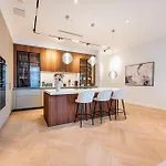 Premium Apartments In The West End