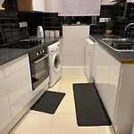 1-Bed Apartment In London Archway N19 3Nu