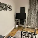 1-Bed Apartment In London Archway N19 3Nu