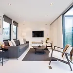 Huge & Central 3 Bedr, 4 Beds, Covent Gdn