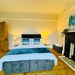 Charming Victorian Townhouse In Hackney