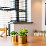 Classy Notting Hill Nest