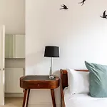 Classic Victorian Flat With Terrace