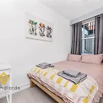 Fantastic 4 Bedroom Apartment In Russell Square