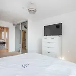 Brand-New Contemporary Flat In Bermondsey