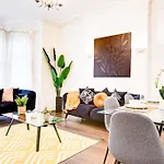 Marble Arch Beautiful Four Bedroom Apartment