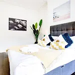 Marble Arch Beautiful Four Bedroom Apartment