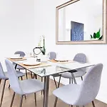 Marble Arch Beautiful Four Bedroom Apartment