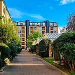 London Pad On Thames