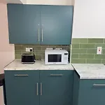 Newly Decorated 5-Bed Hackney Townhouse