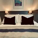 2Bed Kings Road Chelsea Apt, London